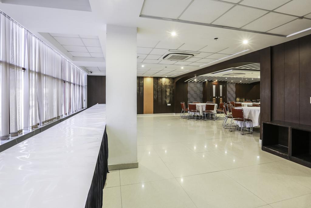 Airport Hotel Grand By Fantasia Neu-Delhi Exterior foto