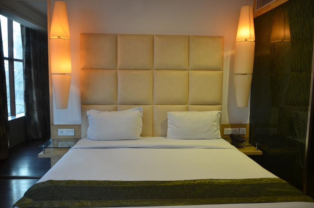 Airport Hotel Grand By Fantasia Neu-Delhi Exterior foto